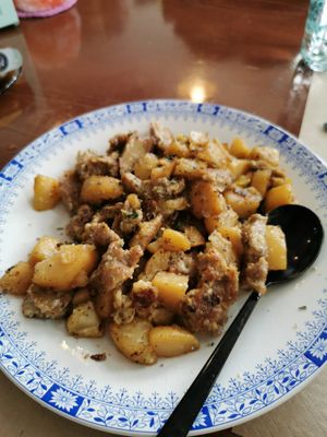 Pollo al ajillo at Mostaza y Media in Gijon