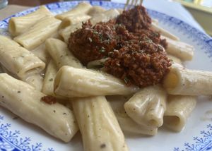 Pasta con queso y chorizo   at Mostaza y Media in Gijon