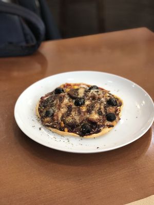 Pizza barbacoa at Mostaza y Media in Gijon