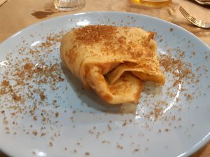 Frixuelo con crema de lotus / lotus biscuit cream filled crêpe  at Mostaza y Media in Gijon