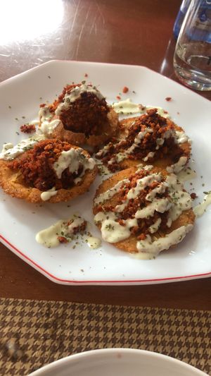 Totopos de maiz at Mostaza y Media in Gijon