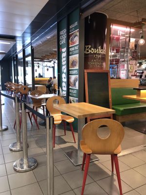 Seating area  at Pappami in Trento
