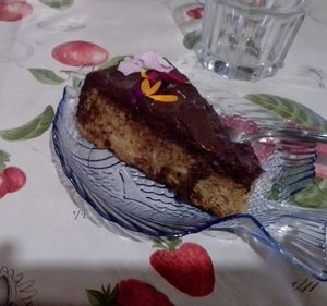 "Carrot cake with flowers of all colours" at Casa da Horta in Porto