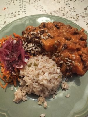 (4,5€) Beans and roasted potatoes in paprika cream, w/ rice and salad at Casa da Horta in Porto