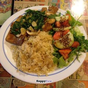 Grilled tofu with spinach, garlic, salad and bulgur at Casa da Horta in Porto