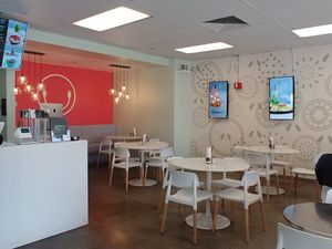 Seating at Juicery Plus - E Main St in El Paso