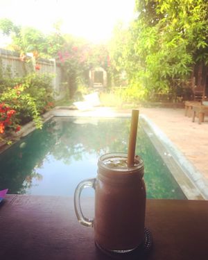 Snoothie at Flowers & Fire in 