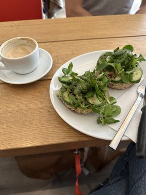 Soja Cappuccino, Guacomole Bagel  at Walter's Coffey in Berlin