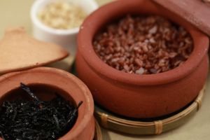 brown rice with seweed at Phuc An in Da Nang
