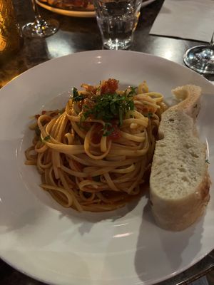 Vegan linguine (labeled vegano)  at Olivia Aker Brygge in Oslo
