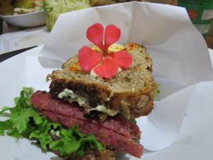 Sandwich de salchicha at Herbívoro in Arequipa
