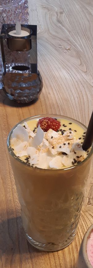 Mango smoothie at Matcha Bar in Copenhagen