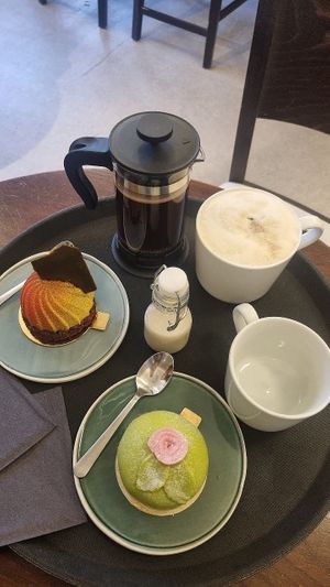 All vegan deserts and coffee at Green Praline in Farsta