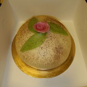 White Lady birthday cake at Green Praline in Farsta