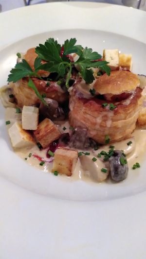 Pastelli mit Eierschwämmen und Tofu at Gourmanderie Moleson in Bern