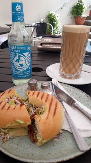 Veganer Bagel at MOHO'S in Hamburg