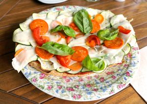 Bruschetta (plate of the day) at Molybagert Végétale Normandie  in Trouville-sur-mer