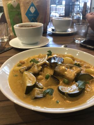 Vegetables curry at Molybagert Végétale Normandie  in Trouville-sur-mer