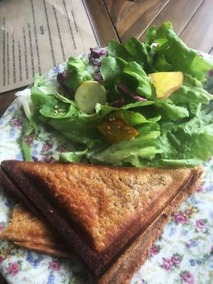 Croque monsieur and salad at Molybagert Végétale Normandie  in Trouville-sur-mer