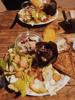 Brunch plate at Molybagert Végétale Normandie  in Trouville-sur-mer