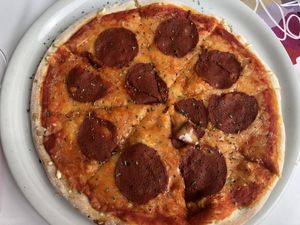 Vegan pepperoni pizza, it was loaded with cheese 🤤 at Palette in Torremolinos
