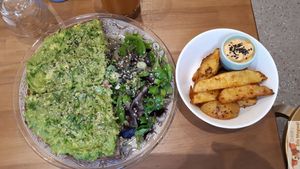 Avocat Toast and french fries at Why Not Us Coffee in Marseille