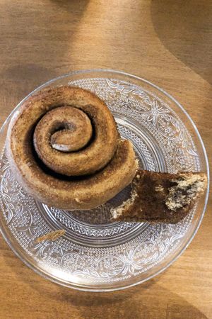Cinnamon roll at Why Not Us Coffee in Marseille