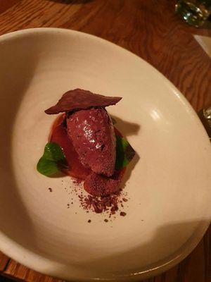 Schokoladenmousse auf Pflaumen at FREA in Berlin