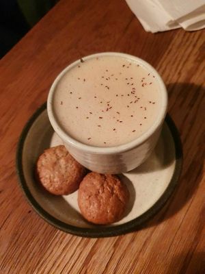 Selbstgemachte Haselnussmilch at FREA in Berlin