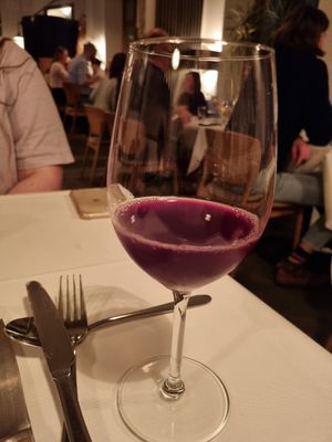 Traubensaft mit Zimtinfusion at FREA in Berlin