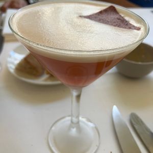 When the Sun Goes Down: red radicchio gin, sweet vermouth, homemade strawberry cordial, balsamic, foam at FREA in Berlin
