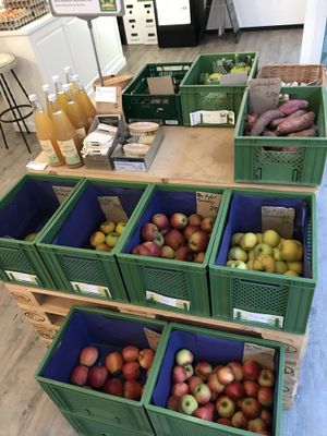 Fruits and vegetables at Priska's Unverpacktladen in Mannheim