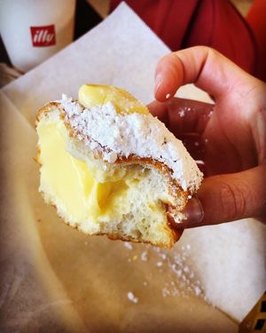 Yes, this is vegan 🌱🤤 at Frena Bakery and Café - Richmond in San Francisco