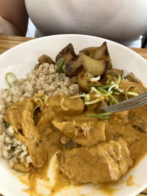 Strogonoff de tofu e cogumelos  at Urbã Cozinha Vegana in Sao Paulo