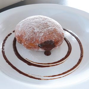 Donut com creme de cacau e avelã at Urbã Cozinha Vegana in Sao Paulo
