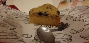 Blueberry cake at Earth Cafe @ Waterfield in Mumbai