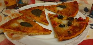 Margherita & Veggielicious Pizza at Earth Cafe @ Waterfield in Mumbai
