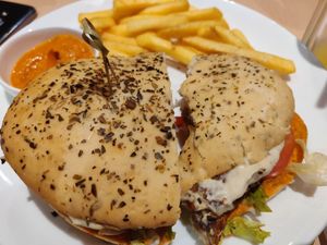 Jamaican joy at Earth Cafe @ Waterfield in Mumbai