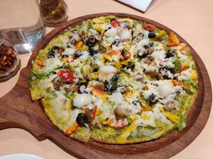 Gluten free Vegan Pizza at Earth Cafe @ Waterfield in Mumbai