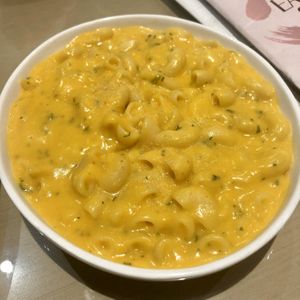 Mac’n’cheese  at Earth Cafe @ Waterfield in Mumbai