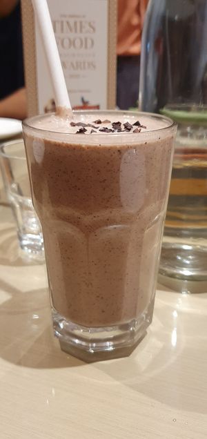 Cacao smoothie 🆗 at Earth Cafe @ Waterfield in Mumbai