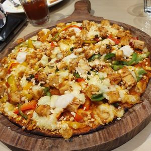 Two way tofu pizza - Delicious!! ✅✅ at Earth Cafe @ Waterfield in Mumbai