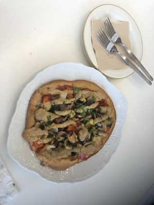 Cashew pizza at Hanmin's 한민이의 in Busan