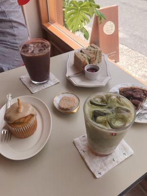 Delicious vegan goodness  at Hanmin's 한민이의 in Busan