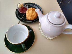 Scone and tea at Hanmin's 한민이의 in Busan