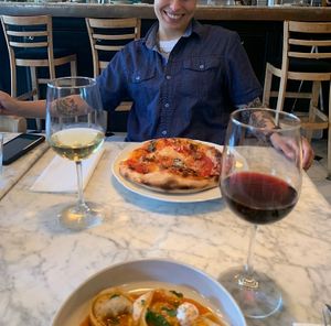 Raviolis et pizza tomate at Radis in Montreal