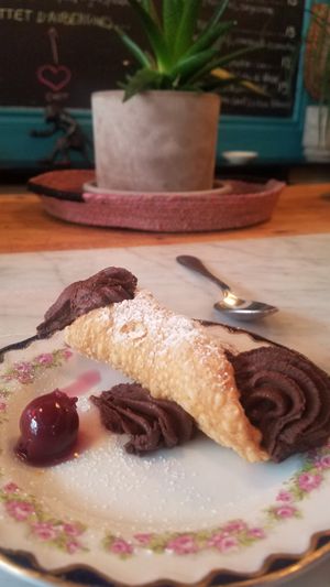 Cannoli at Radis in Montreal