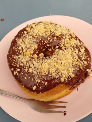 Heerlijke chocolade donut at COCO Donuts in Brussels