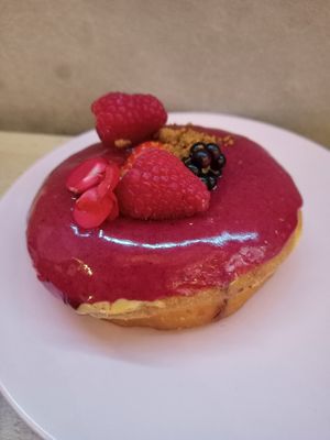 Raspberry at COCO Donuts in Brussels