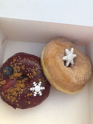 raspberry; cinammon and sugar  at COCO Donuts in Brussels